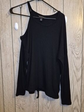 Rock & Republic Black One-Shoulder Long Sleeve Ribbed Top